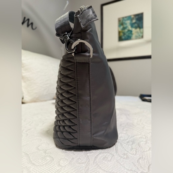 Gently Used Lug Grey Insulated Shoulder Bag - Picture 7 of 10